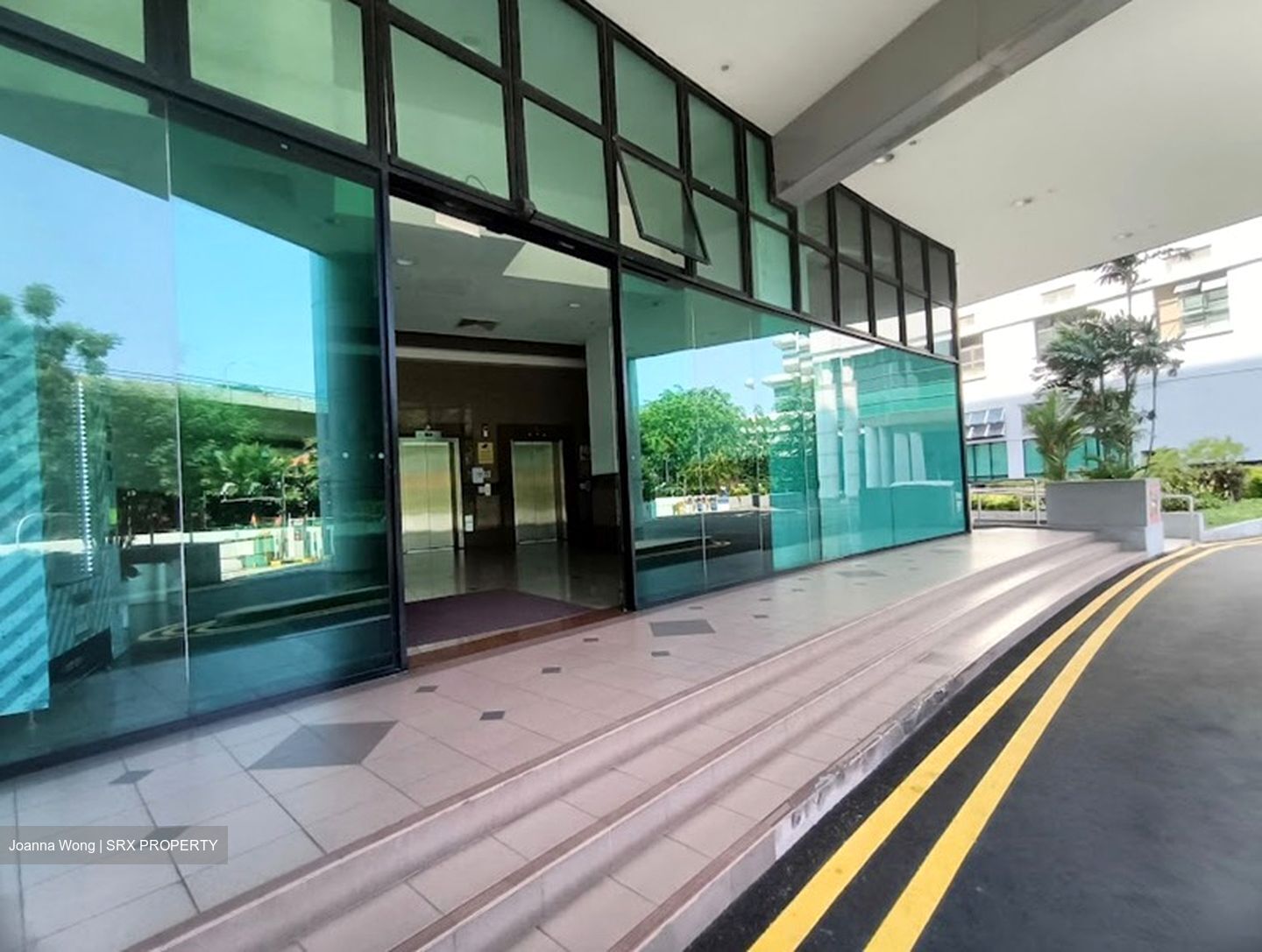 Citilink Warehouse Complex (D5), Warehouse #573729361
